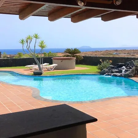 Vila Aguamarina 21 *